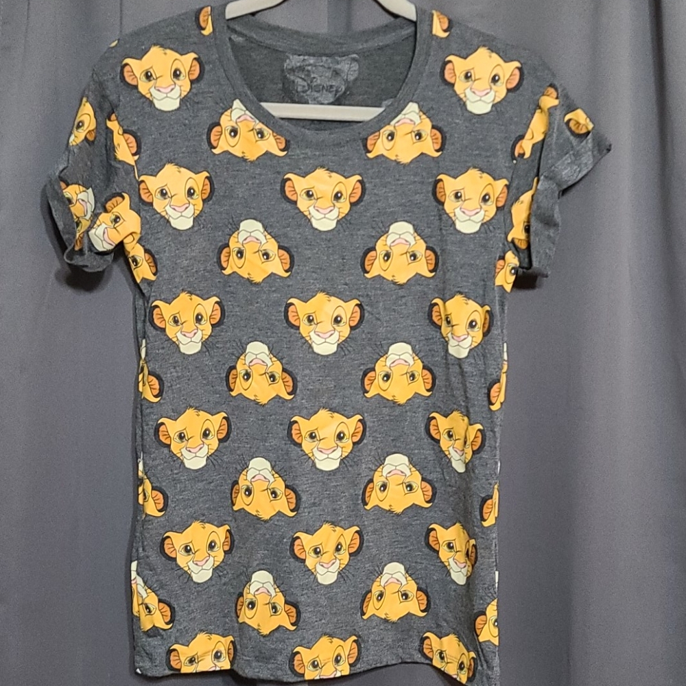 Disney Lion King "Simba" tee size XS